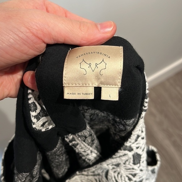 Anthropologie VirginaVanessa Peplum Back and White Floral Tank Size Large - Picture 4 of 4